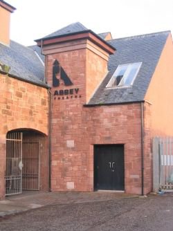 46124_155960471081767_5079319_n